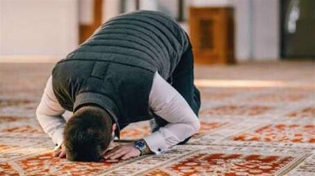  التوحيد: إخلاص العبادة لله وحده